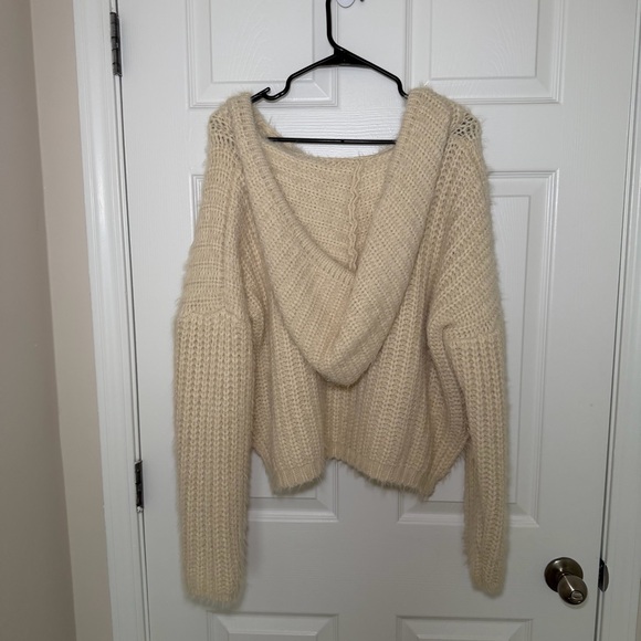 POL Cream Knit Chunky Sweater with Hood - Picture 6 of 7